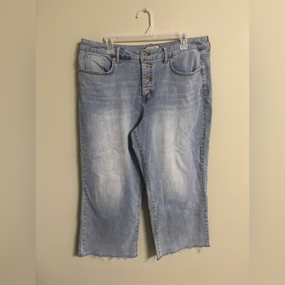 LOGO by Lori Goldstein Wide Leg Crop Jeans Button Fly Light Wash Size 14 High - Picture 1 of 8